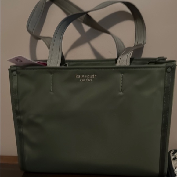 Kate Spade Green Structured Tote with Elegant Two-Tone Design - Picture 1 of 3